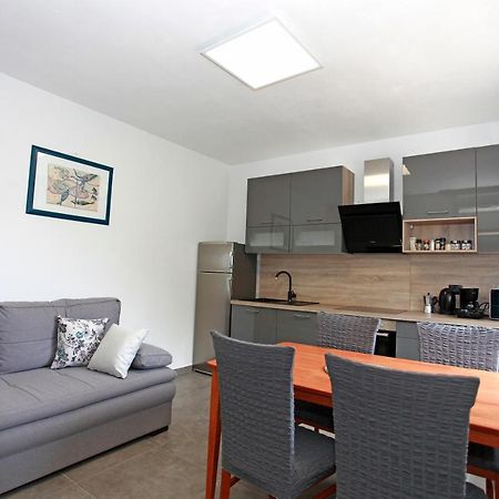 Viridis Apartment Pula Exterior photo