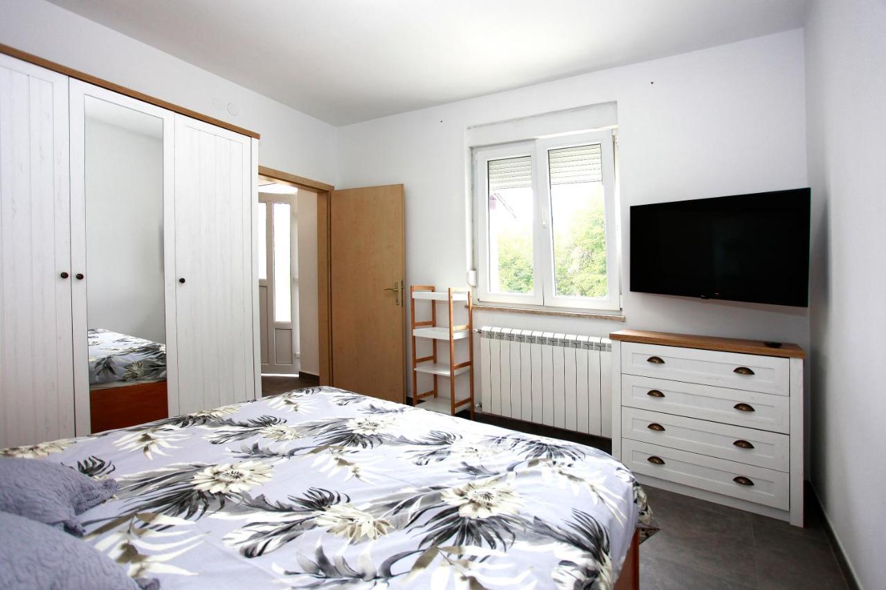 Viridis Apartment Pula Exterior photo
